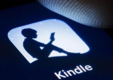 Kindle AI arriva su iPhone, ma i vecchi Kindle restano indietro