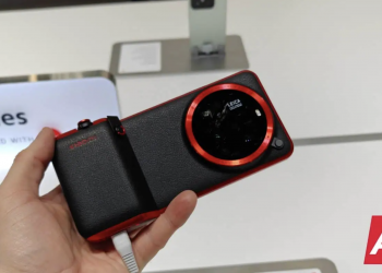 Xiaomi 17 Ultra avrà lo zoom ottico continuo