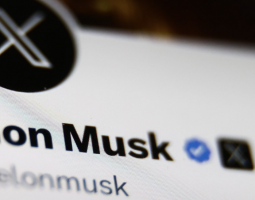 Elon Musk critica in ban di X da parte della Cina