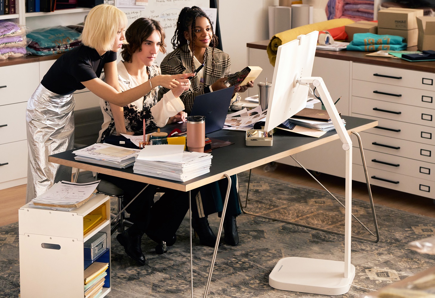 LG presenta il nuovo Smart Monitor Swing