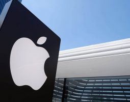 Apple accelera il piano prodotti: l'azienda spinge