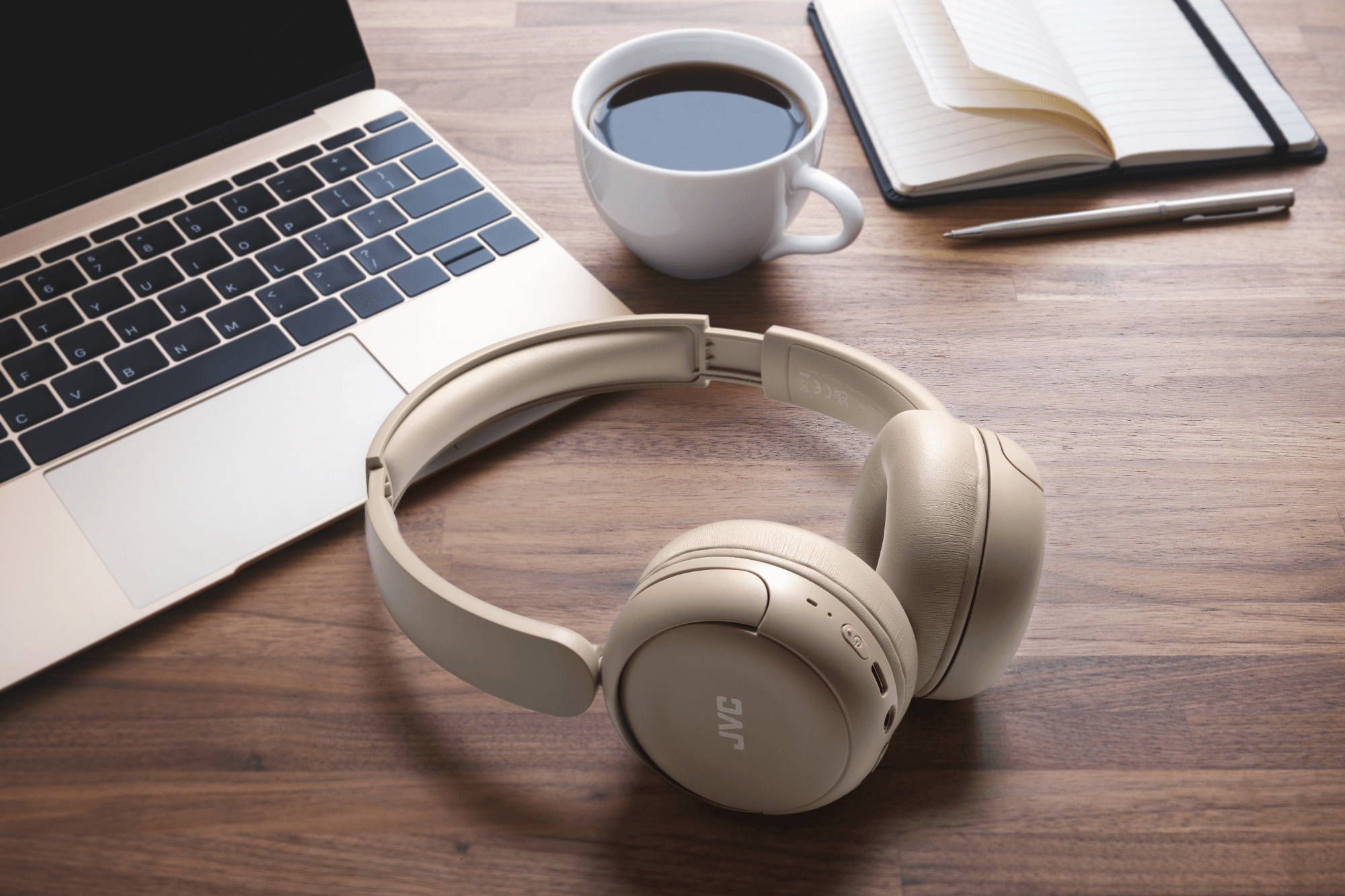 JVC HA-S59W: cuffie leggere e versatili