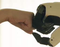 LG CLOiD: robot domestico debutta al CES 2026