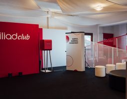 “è iliad” debutta a Sanremo: la nuova campagna va on air nel prime time della prima serata