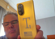 Trump T1 Phone, tra ritardi, redesign e dubbi sul prezzo
