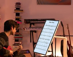 LG presenta il nuovo Smart Monitor Swing