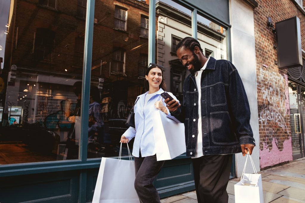 Revolut lancia la funzione regalo per amici e familiari