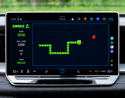 Android Auto si trasforma in console con il nuovo Xtream Player