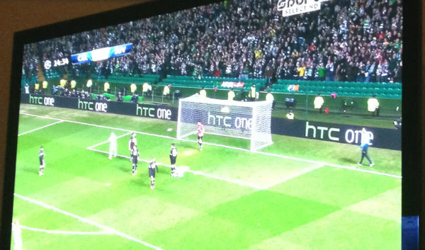 htc-one-billboard-champions-league-celtic-juventus-1