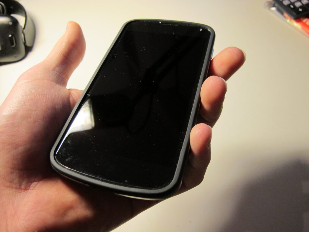 Bumper Nexus 4 (1)