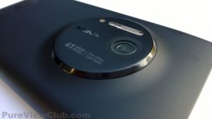 Nokia-Lumia-1020-Black-3