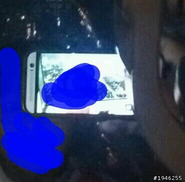 the-all-new-htc-one-in-use-2