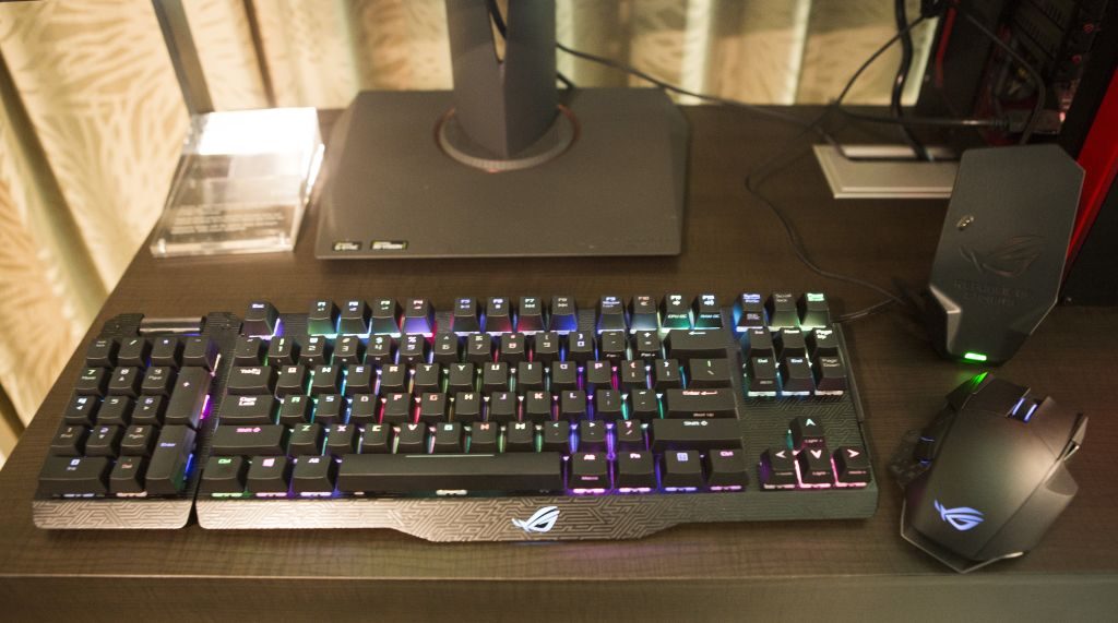 Claymore-mechanical-gaming-keyboard-and-Spatha-gaming-mouse