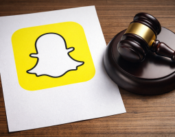 Snap: causa sulla dipendenza da social media