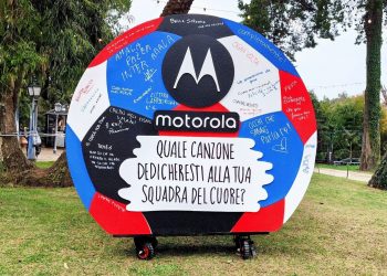 Motorola accende Sanremo con musica, calcio e arte