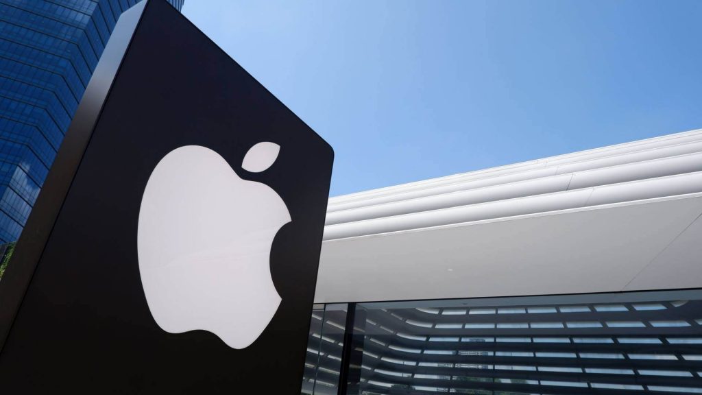 Apple accelera il piano prodotti: l'azienda spinge