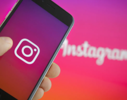 Instagram sperimenta una nuova funzionalità per riscoprire gli highlights delle storie