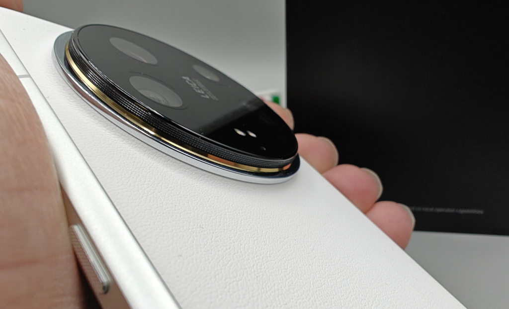 Xiaomi 16 potrebbe avere un obiettivo periscopico
