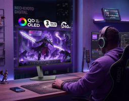 AGON PRO AG326UZD2 alza il 4K OLED