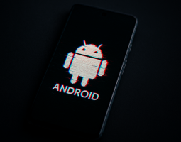 Android 16 QPR3 ritirato: Pixel bloccati in bootloop