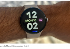 Bug Wear OS 6: watch face con effetto ghosting