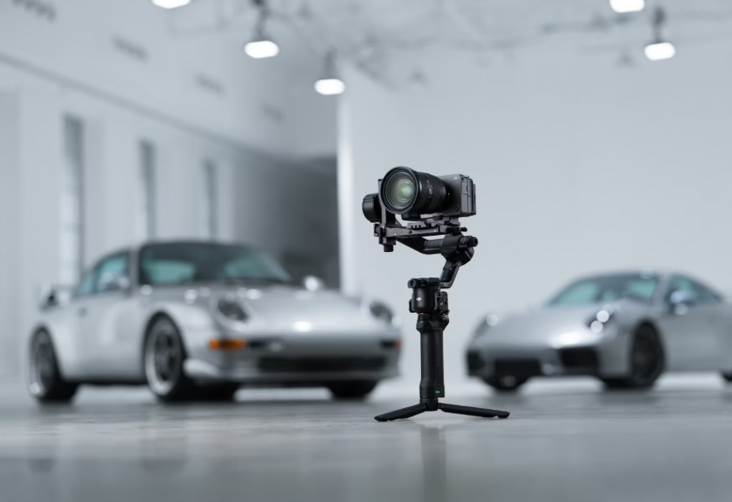DJI RS 5 nuovo gimbal per videomaker con tracking intelligente