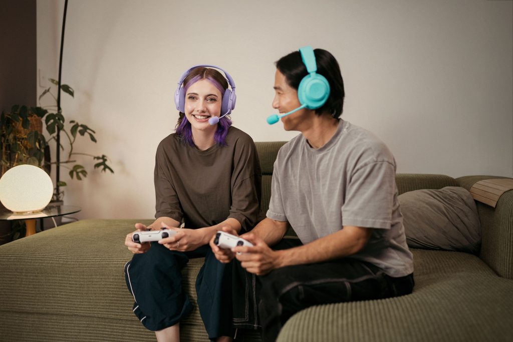Arctis Nova 3 Wireless, SteelSeries cuffie gaming, audio spaziale PS5, preset Arctis App, cuffie wireless Xbox, microfono ClearCast 2.X, Bluetooth 5.3 gaming, cuffie multipiattaforma, driver Nova personalizzati, Tempest 3D Audio compatibile, Microsoft Spatial Sound, cuffie console 2025, ricarica rapida USB-C, cuffie SteelSeries Switch, preset audio mobile, cuffie 30 ore autonomia, app Arctis Android iOS, EQ profili separati, cuffie memory foam traspirante, prezzo Arctis Nova 3