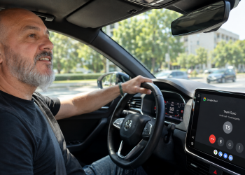 Google Meet Android Auto arriva per tutti