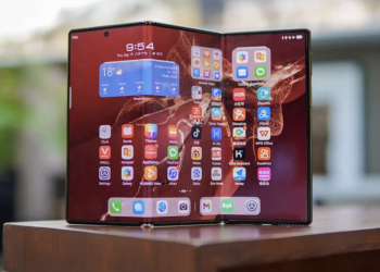 Samsung conferma l’arrivo del suo primo smartphone tri-fold entro il 2025