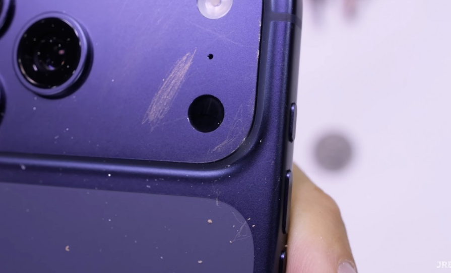 iPhone 17 Pro Scratchgate: il nuovo problema di Apple? - Batista70