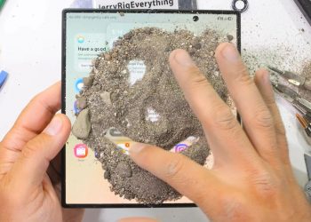 Galaxy Z Fold 8 Ultra: il bend test mette in crisi il display interno
