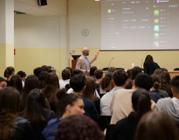 Samsung porta l’intelligenza artificiale sui banchi di scuola alla Milano Digital Week 2025