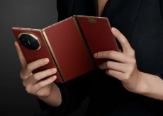 Huawei Mate XT 2 tri-fold si mostra in quattro colorazioni