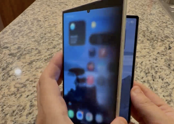 Galaxy Z Fold 8 “copia” iPhone Duo, e il risultato sorprende