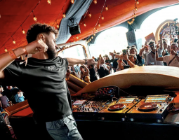 JBL ti porta a Tomorrowland 2026 con un viaggio esclusivo