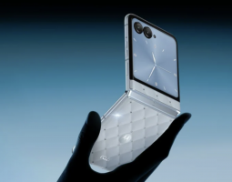 Motorola Razr 70 Swarovski Edition arriva a IFA