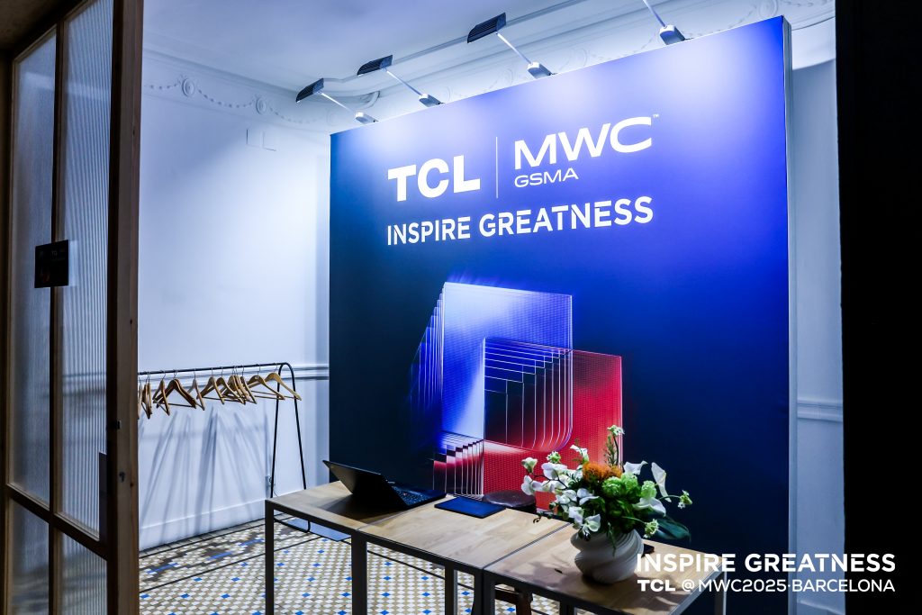 TCL al MWC 2025: Serie 60, NXTPAPER 11 Plus e soluzioni 5G