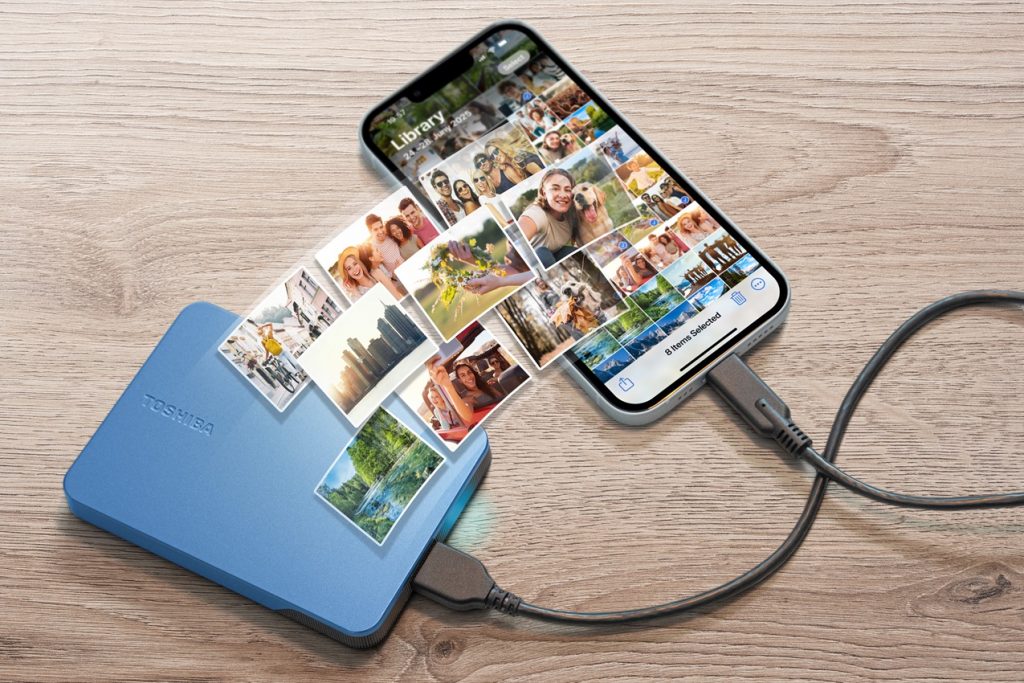 Toshiba Canvio Flex arriva in blu metallizzato