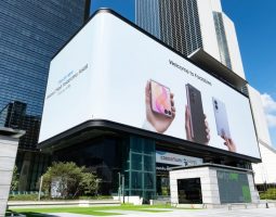 Galaxy Z8 protagonista della nuova campagna di Samsung