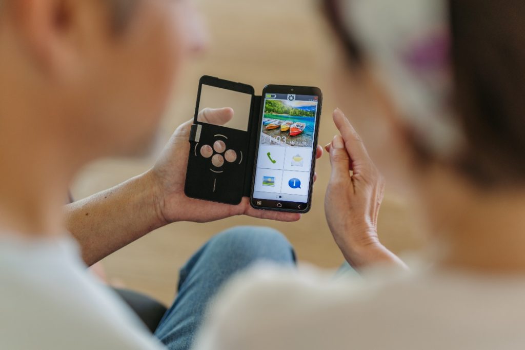 World Backup Day: senior in difficoltà con password e codici