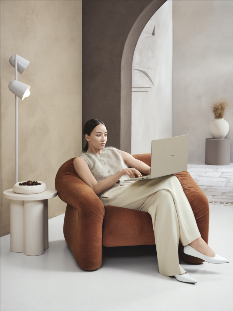 ASUS lancia Zenbook A14 e prepara Zenbook A16