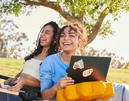 Amazon Prime a metà prezzo per i giovani tra 18 e 22 anni