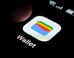 Google Wallet cambia volto: pass più grandi e colorati