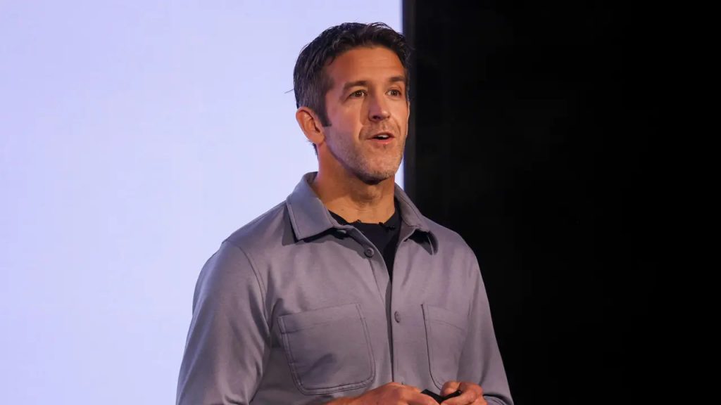 John Ternus debutta da CEO di Apple: ecco le sue priorità
