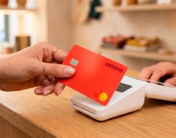 Satispay: carte e investimenti in app, ecco le novità