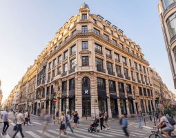 Revolut apre a Parigi la sede per l’Europa occidentale