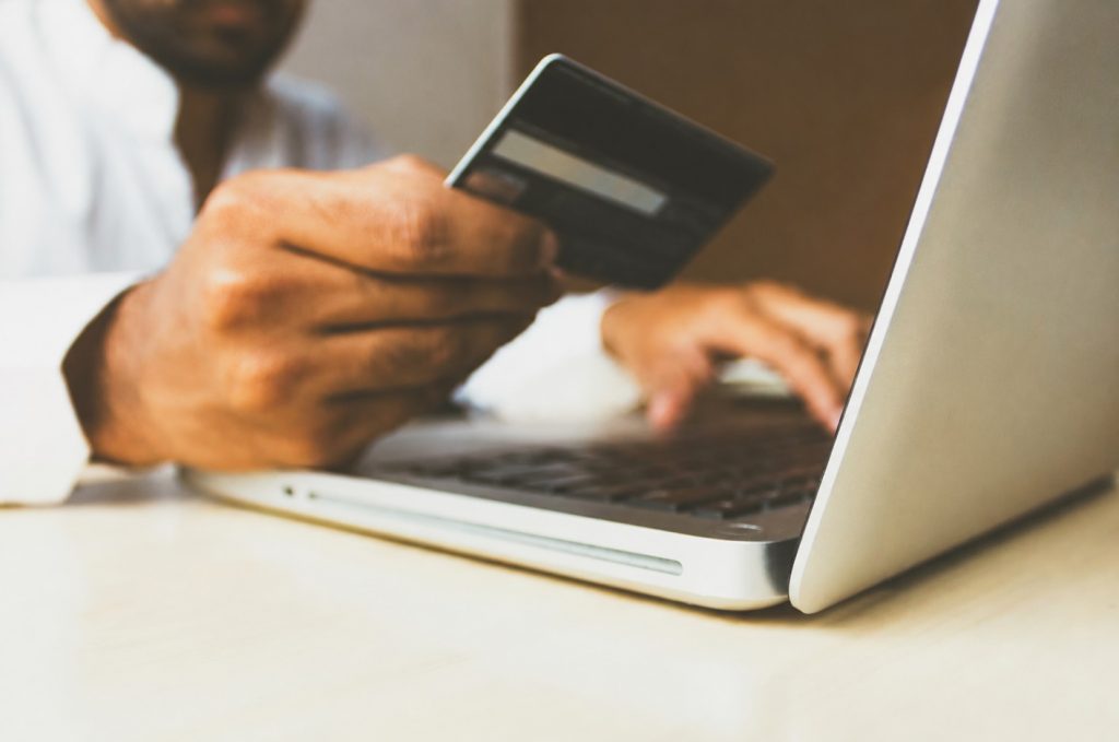 Alert prezzo, italiani più strategici negli acquisti