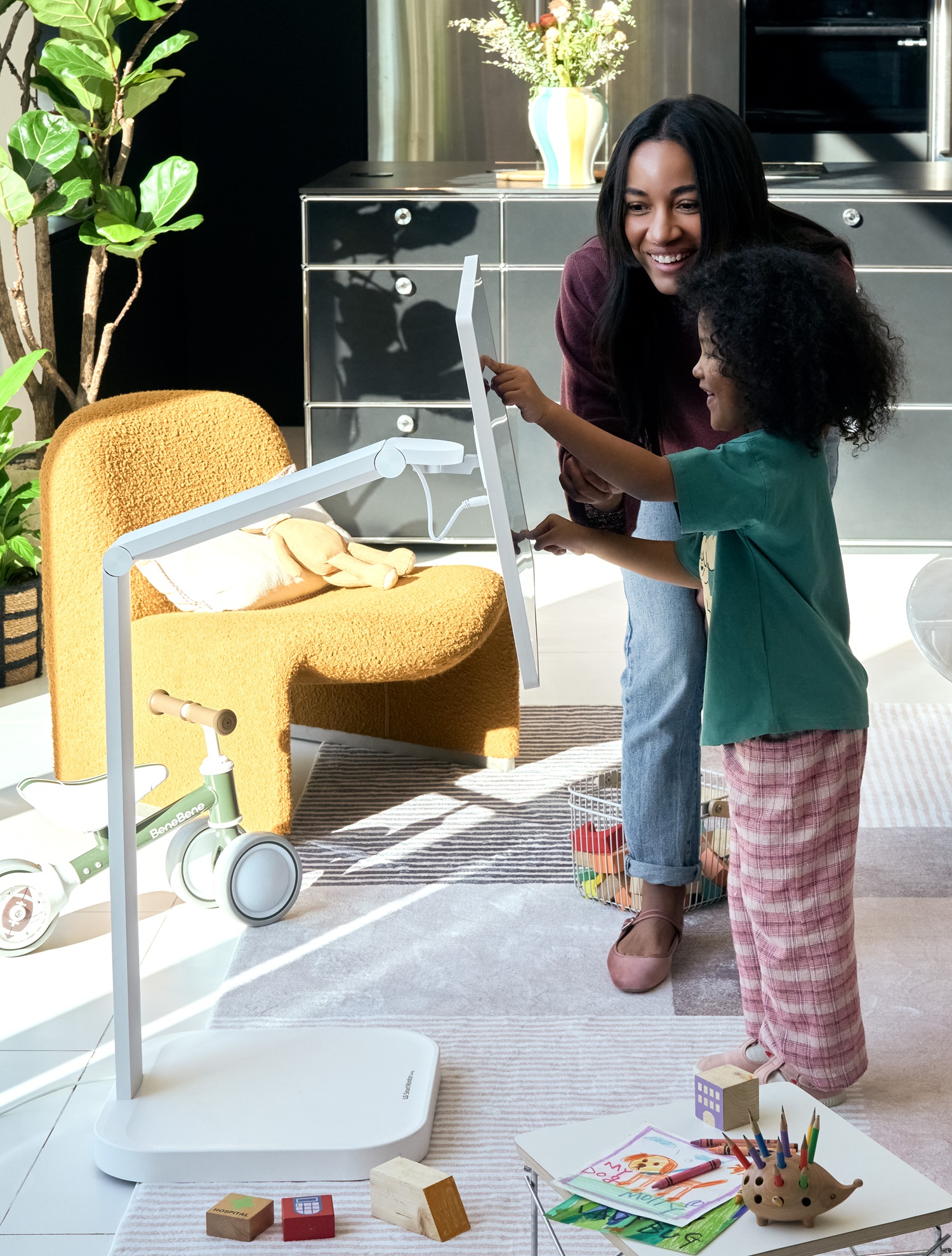 LG Swing: il monitor che porta il 4K in movimento