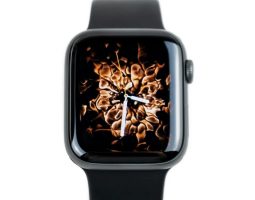 Apple Watch: grande redesign atteso nel 2027