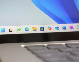 Microsoft prepara una taskbar più personalizzabile su Windows 11